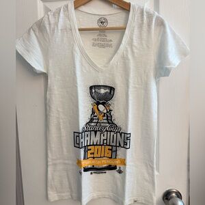 47 White Pittsburgh Penguins Stanley Cup Champions T-Shirt